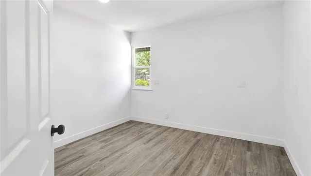 $4,000 | 14855 Flathead Road, Apple Valley, CA 92307