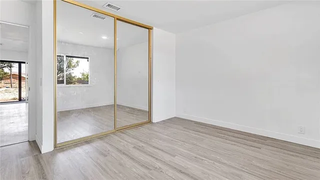 $4,000 | 14855 Flathead Road, Apple Valley, CA 92307