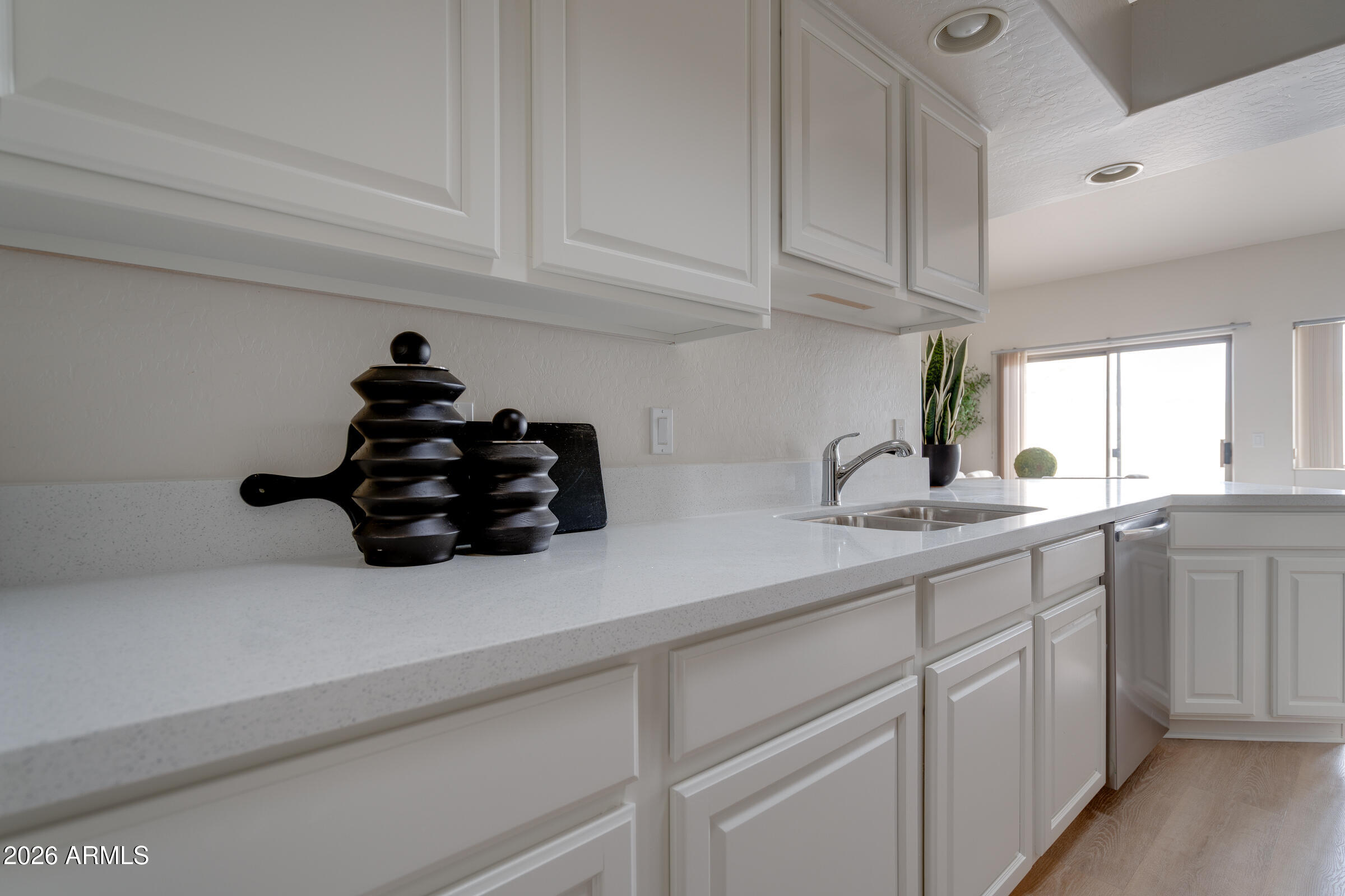 320 South 70th Street, Unit 8 Mesa, AZ 85208 - Photo 6 of 36 320int-22