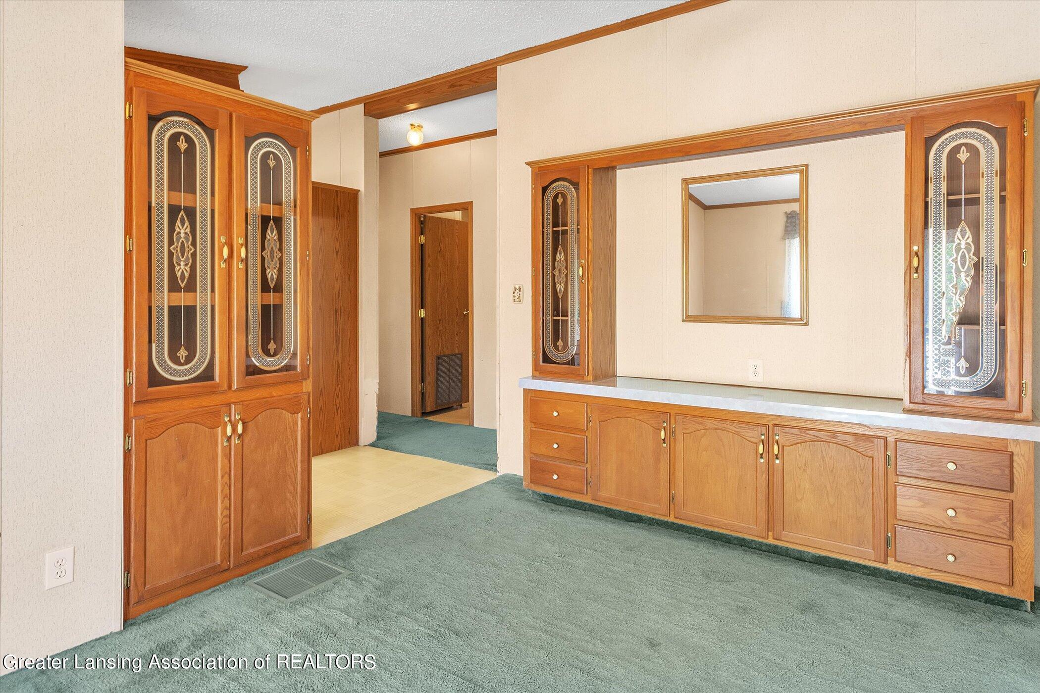 6120 Kikendall Road Eaton Rapids, MI 48827 - Photo 13 of 44 Dining Room