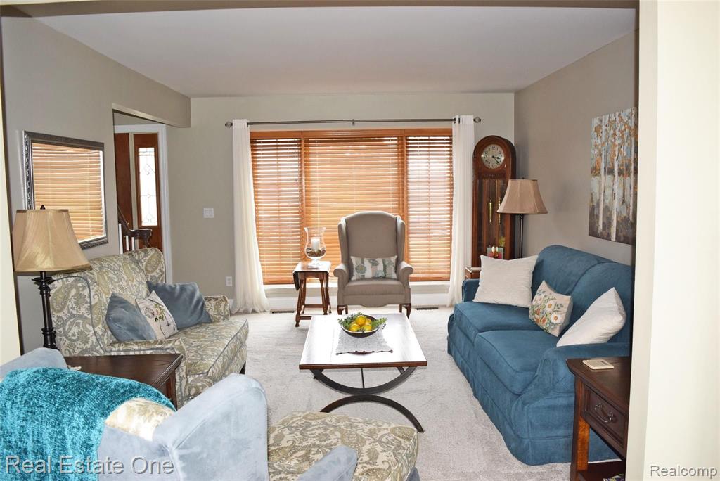 2706 Powderhorn Ridge Road Rochester Hills, MI 48309 - Photo 4 of 48