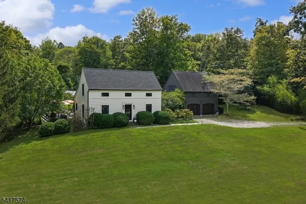 $995,000 | 2 Schoolhouse Lane, Lebanon, NJ 08833