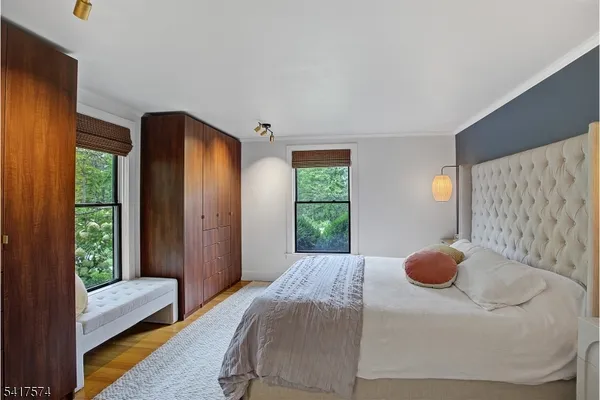 $995,000 | 2 Schoolhouse Lane, Lebanon, NJ 08833