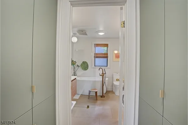 $995,000 | 2 Schoolhouse Lane, Lebanon, NJ 08833