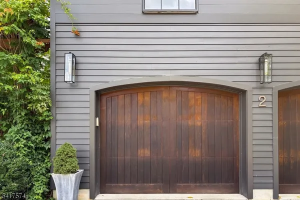 $995,000 | 2 Schoolhouse Lane, Lebanon, NJ 08833