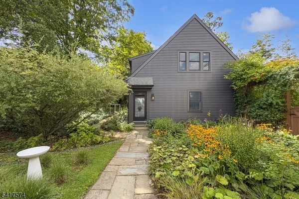 $995,000 | 2 Schoolhouse Lane, Lebanon, NJ 08833