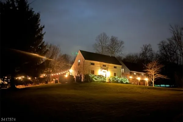 $995,000 | 2 Schoolhouse Lane, Lebanon, NJ 08833