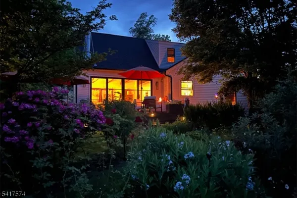 $995,000 | 2 Schoolhouse Lane, Lebanon, NJ 08833