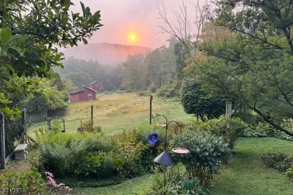 $995,000 | 2 Schoolhouse Lane, Lebanon, NJ 08833