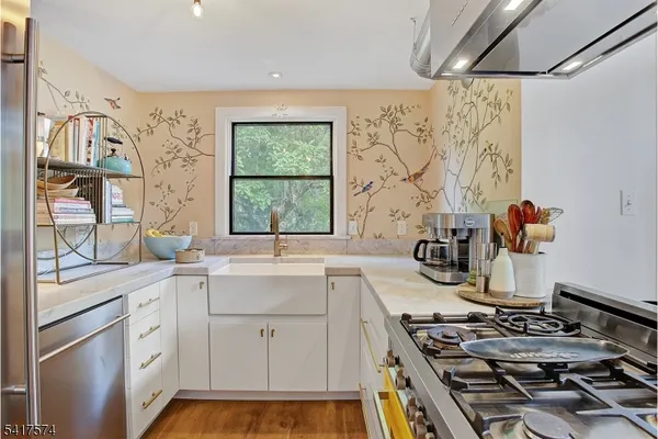 $995,000 | 2 Schoolhouse Lane, Lebanon, NJ 08833