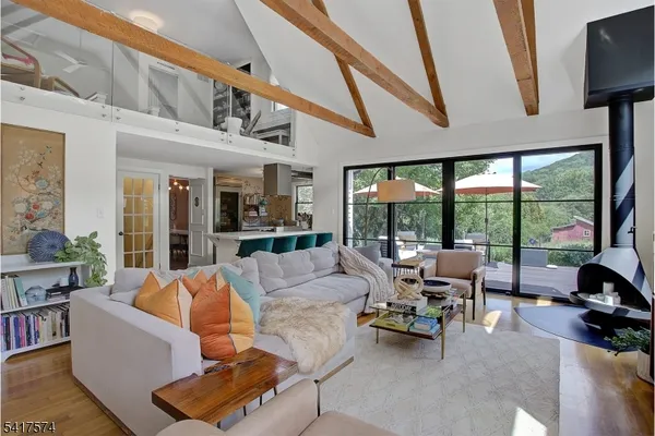 $995,000 | 2 Schoolhouse Lane, Lebanon, NJ 08833