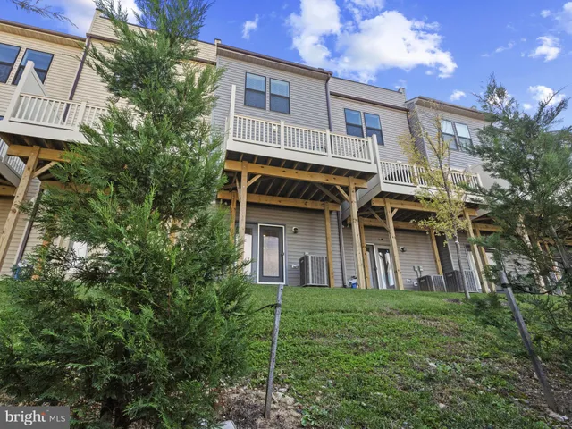 $3,400 | 4810 Vista Glen Lane, Lanham, MD 20706