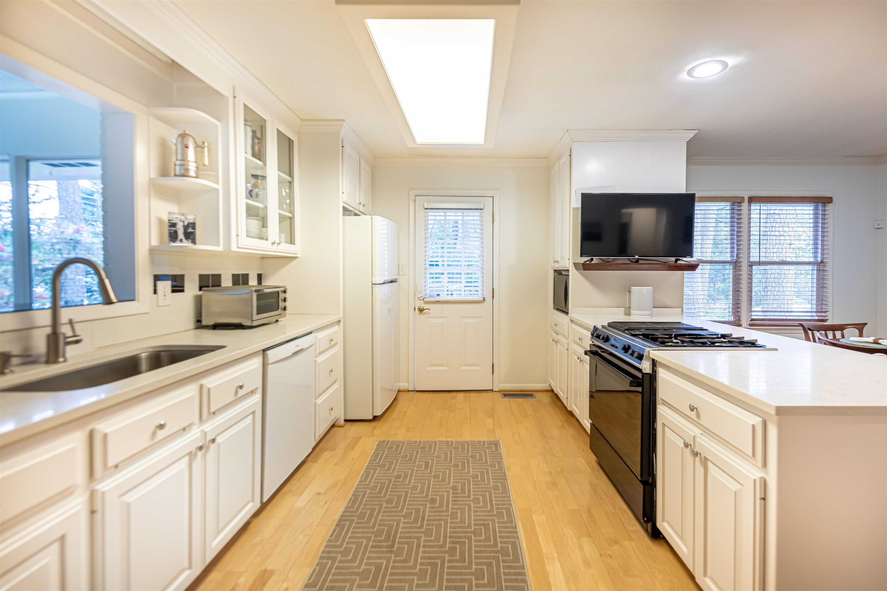 3201 Coleridge Drive Raleigh, NC 27609 - Photo 18 of 35 Photo 19