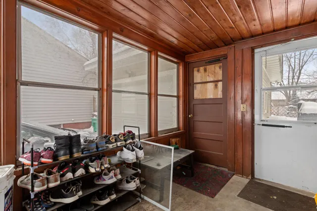 $279,900 | 4819 Hampshire Avenue North, Crystal, MN 55428