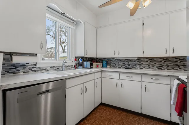 $279,900 | 4819 Hampshire Avenue North, Crystal, MN 55428