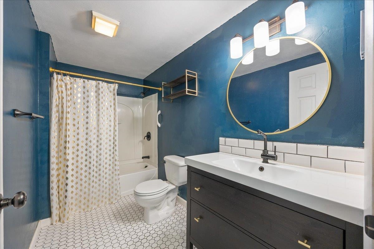 23 Old Stagecoach Road, Unit 10 Epping, NH 03042 - Photo 17 of 25 Gallery Image 17
