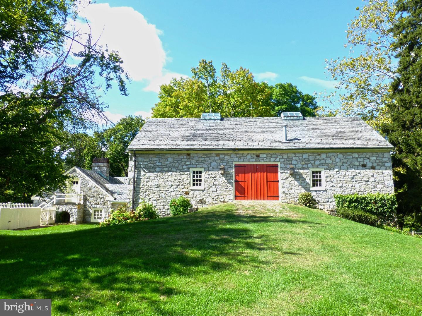 1629 Museum Road Wyomissing, PA 19610 - Photo 10 of 25 Barn