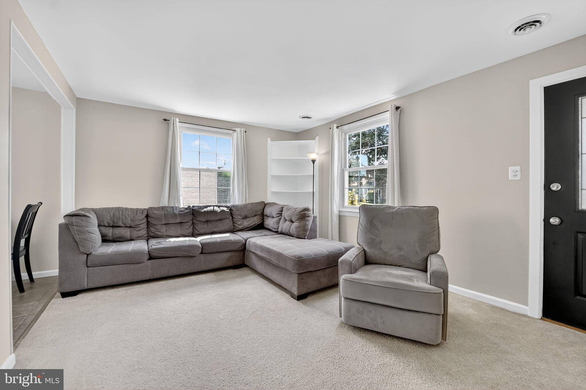 3127 Cornwall Road Baltimore, MD 21222 - Photo 3 of 24 a living room with furniture and a window
