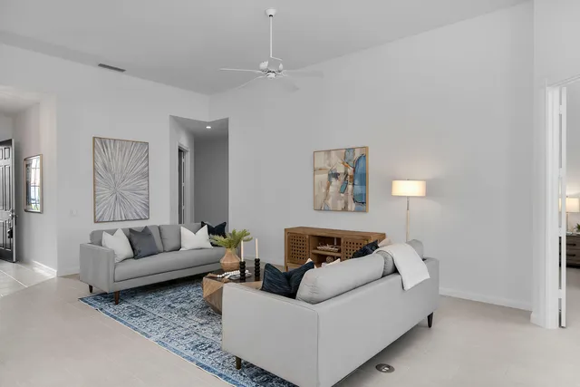 $644,900 | 3850 Huelva Court, Naples, FL 34109