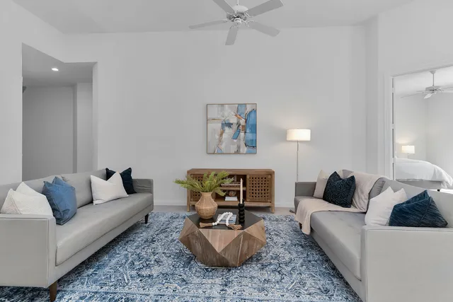 $644,900 | 3850 Huelva Court, Naples, FL 34109