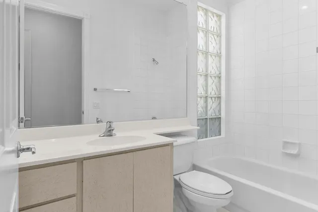 $644,900 | 3850 Huelva Court, Naples, FL 34109