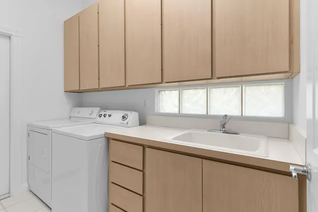 $644,900 | 3850 Huelva Court, Naples, FL 34109