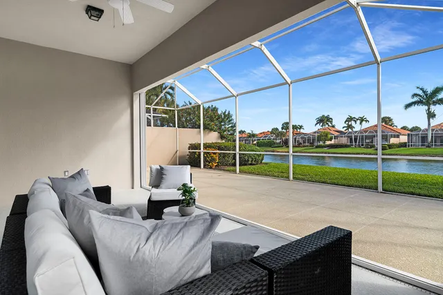 $644,900 | 3850 Huelva Court, Naples, FL 34109