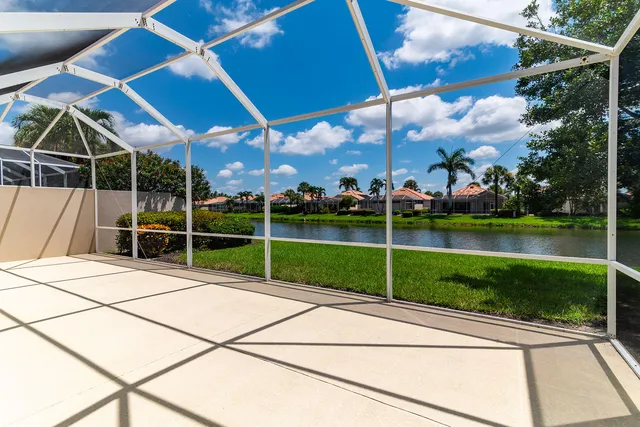 $644,900 | 3850 Huelva Court, Naples, FL 34109