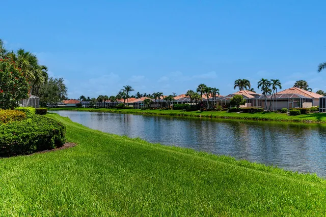 $644,900 | 3850 Huelva Court, Naples, FL 34109