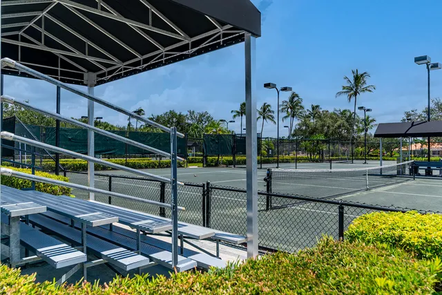 $644,900 | 3850 Huelva Court, Naples, FL 34109