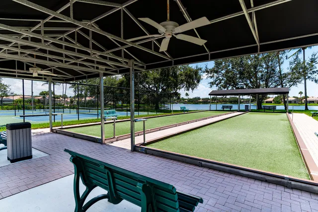 $644,900 | 3850 Huelva Court, Naples, FL 34109