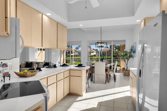 $644,900 | 3850 Huelva Court, Naples, FL 34109