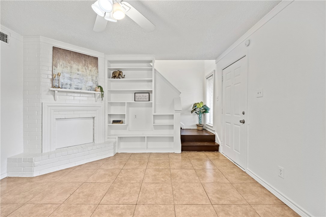 6702 Everhart Road, Unit H104 Corpus Christi, TX 78413 - Photo 4 of 20