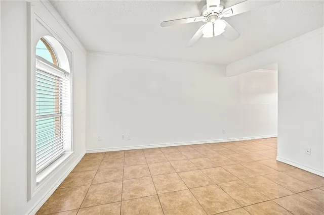 $1,200 | 6702 Everhart Road, Unit H104, Corpus Christi, TX 78413