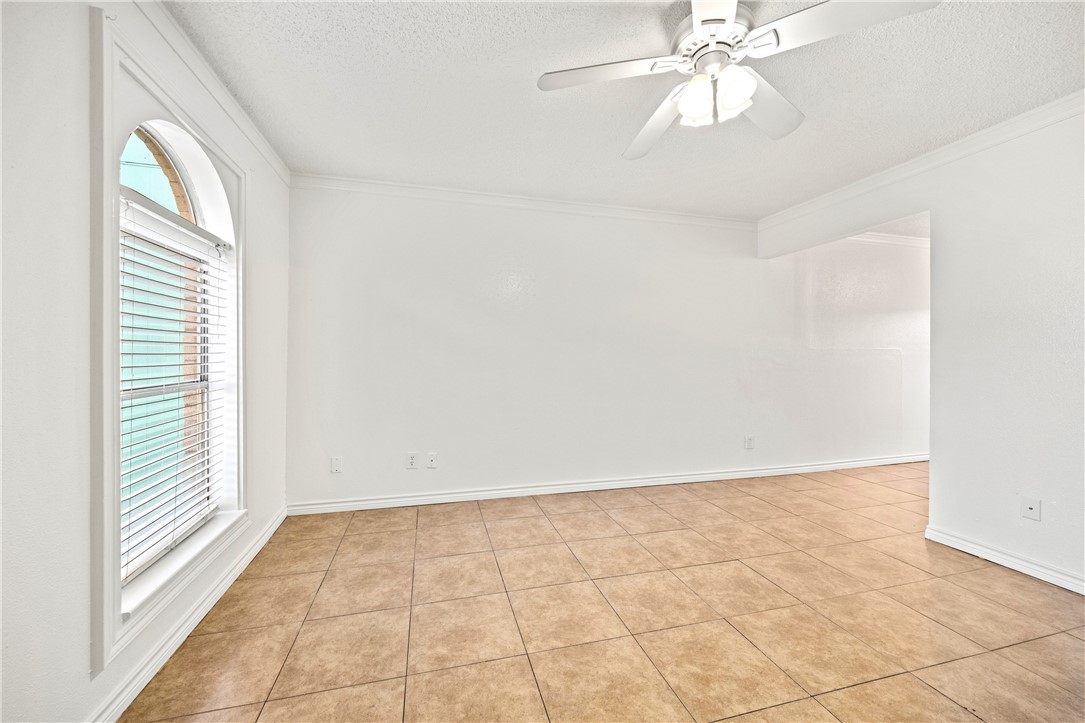 6702 Everhart Road, Unit H104 Corpus Christi, TX 78413 - Photo 5 of 20