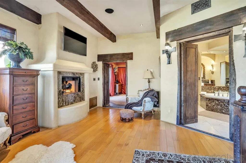 5851 Soledad Mountain Road La Jolla, CA 92037 - Photo 13 of 25 Gallery Image 13