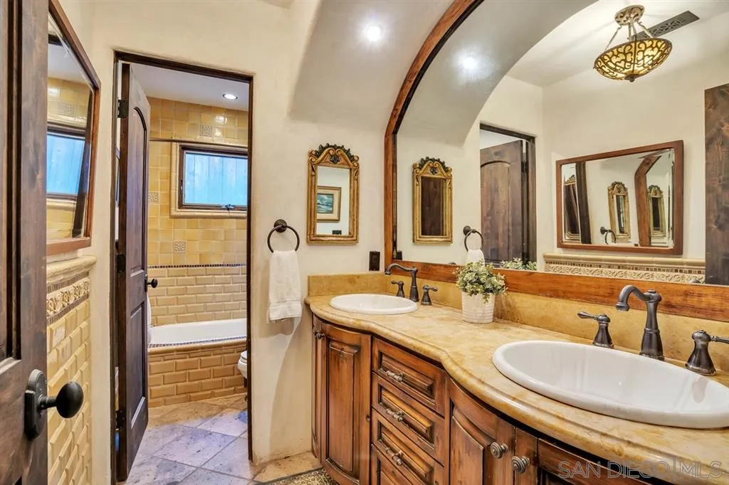 5851 Soledad Mountain Road La Jolla, CA 92037 - Photo 20 of 25 Gallery Image 20