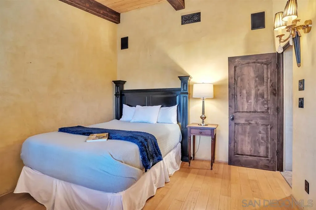 5851 Soledad Mountain Road La Jolla, CA 92037 - Photo 21 of 25 Gallery Image 21