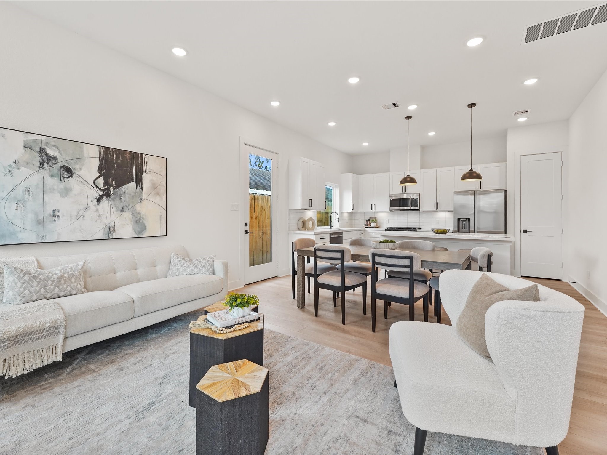 243 Rebecca Street, Unit E Houston, TX 77022 - Photo 5 of 25