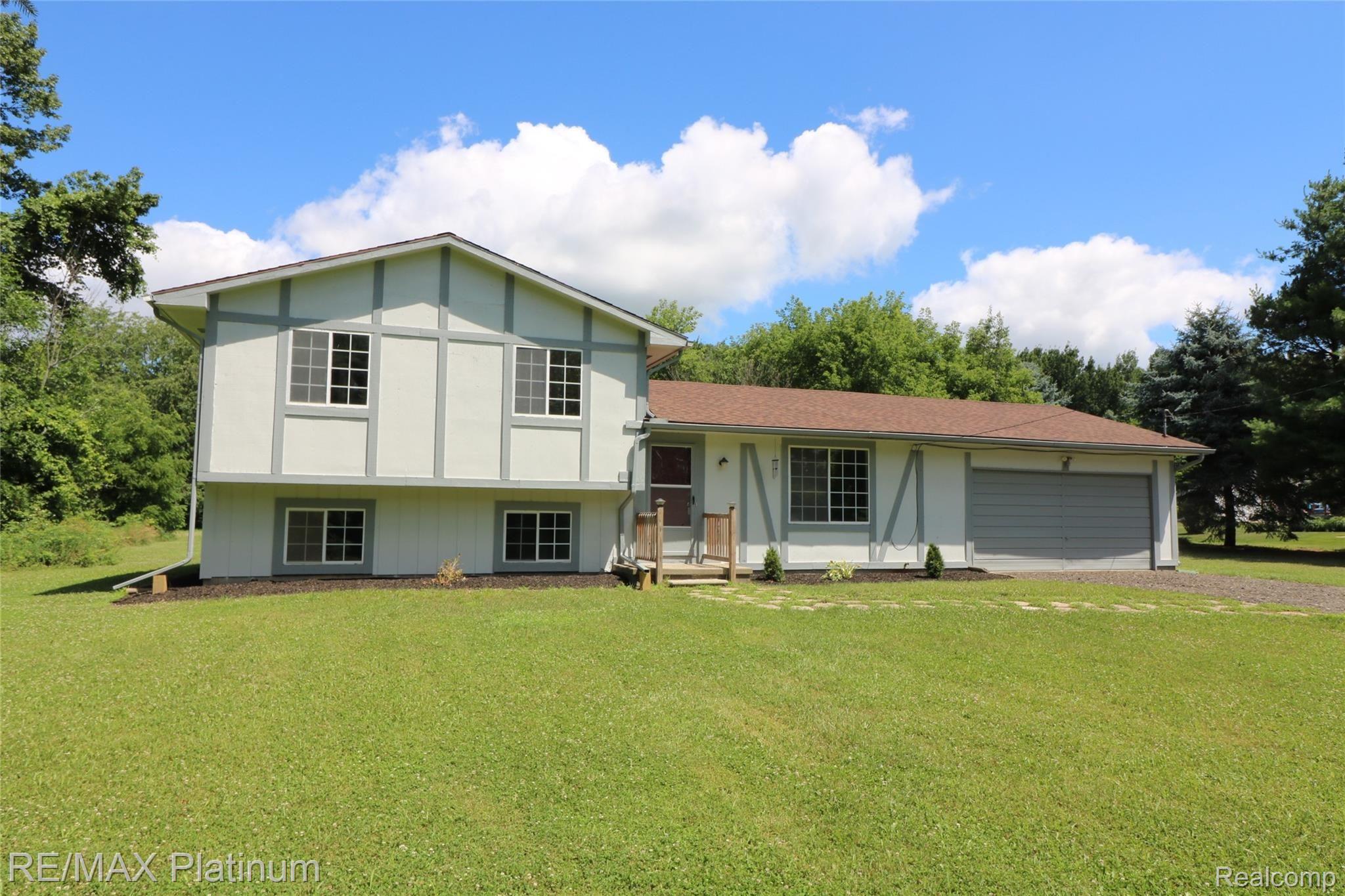 6791 Bergin Road Howell, MI 48843 - Photo 2 of 20 IMG_0573.JPG