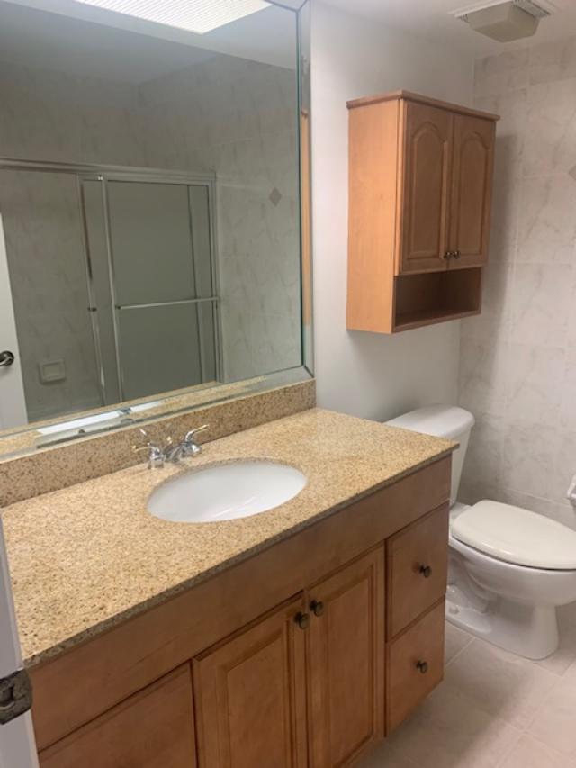 5740 Coach House Circle, Unit B Boca Raton, FL 33486 - Photo 12 of 13 Bathroom