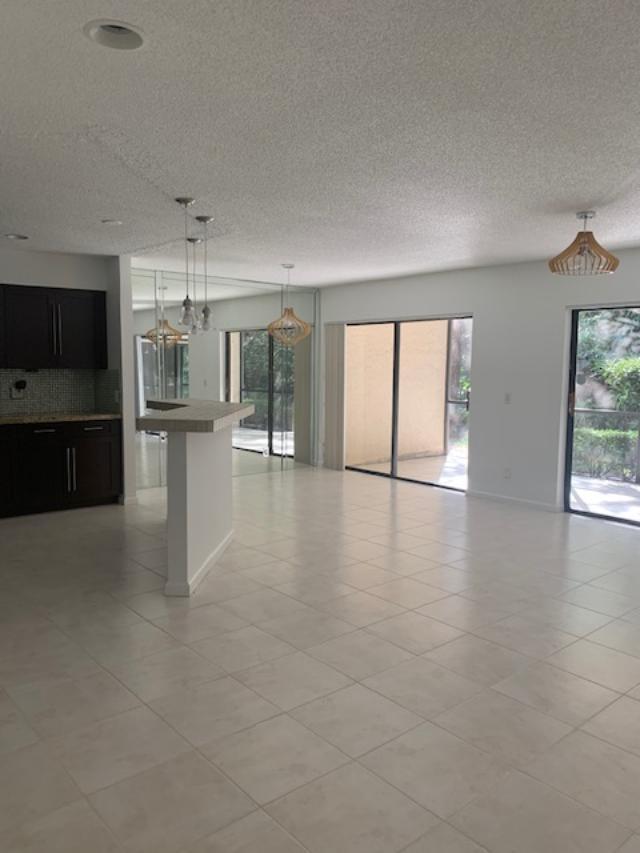 5740 Coach House Circle, Unit B Boca Raton, FL 33486 - Photo 6 of 13 Living dining