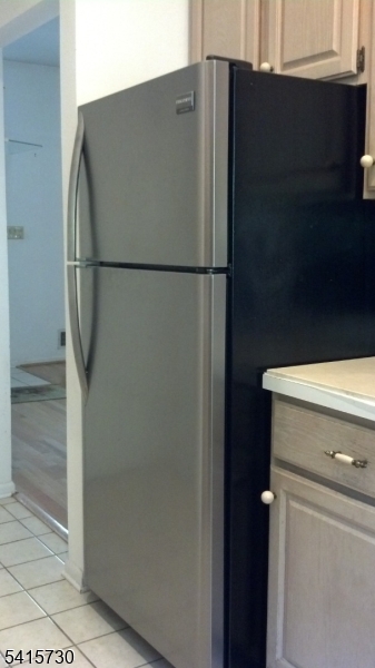 13 Wood Duck Pond Road Bedminster, NJ 07921 - Photo 4 of 13 a bathroom with a shower and a sink