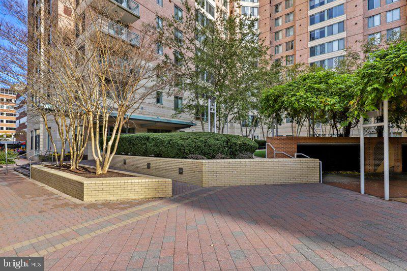 851 North Glebe Road, Unit 520 Arlington, VA 22203 - Photo 24 of 28 a view of outdoor space yard and patio