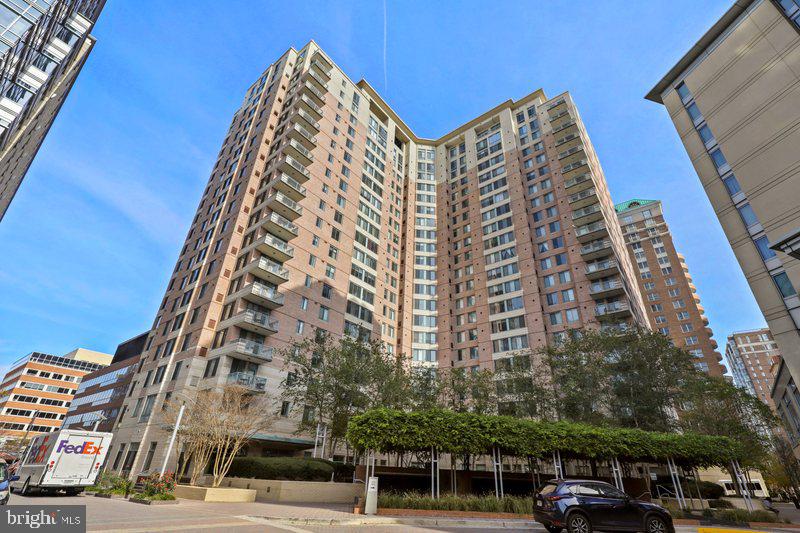 851 North Glebe Road, Unit 520 Arlington, VA 22203 - Photo 26 of 28 a view of a building