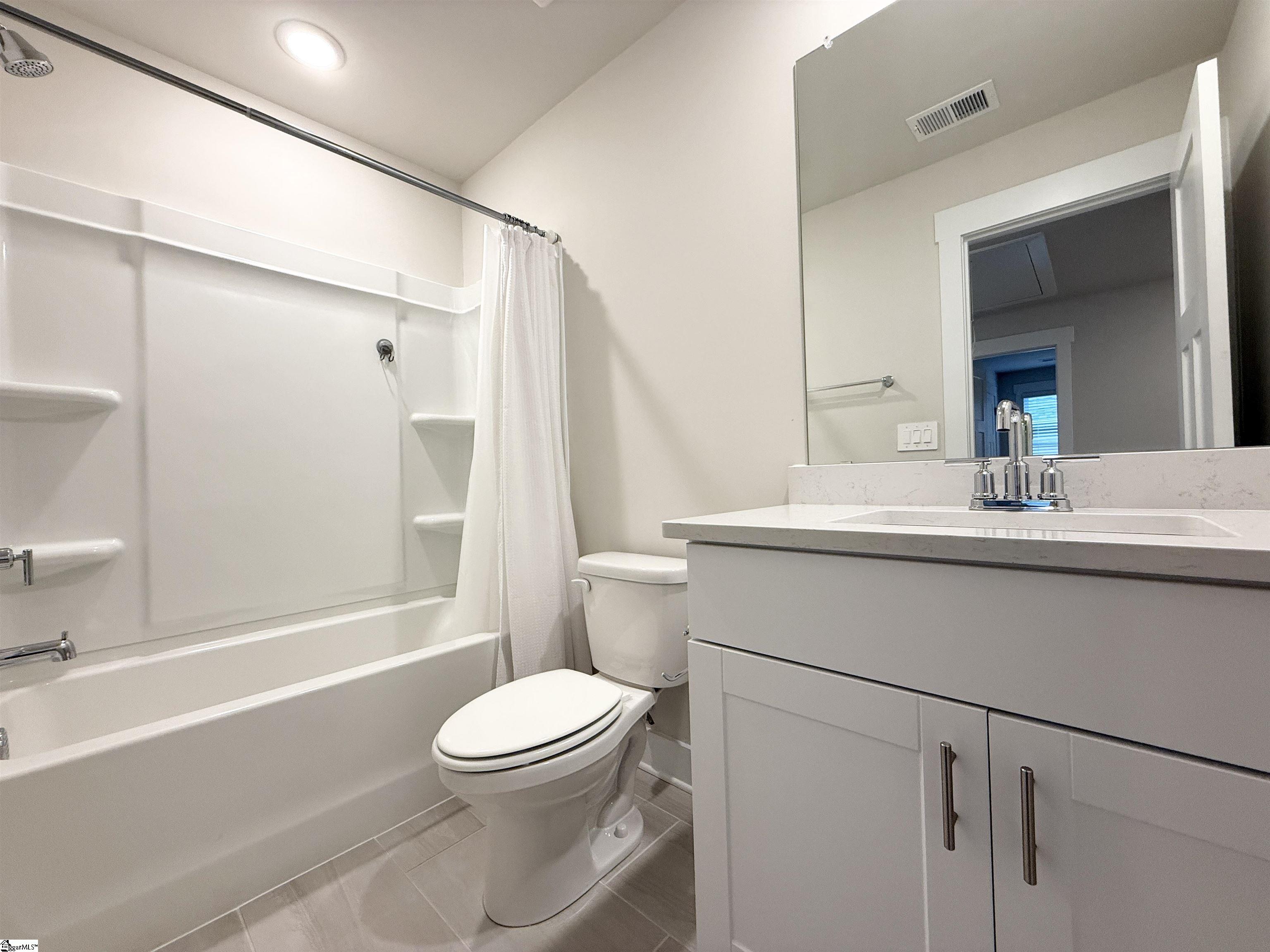 15 Brayfield Trail Greenville, SC 29607 - Photo 11 of 18 Bathroom 2 upstairs