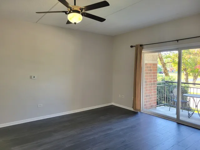 $2,580 | 3451 North Carriageway Drive, Unit 203, Arlington Heights, IL 60004