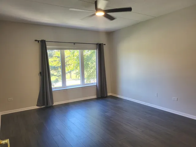 $2,580 | 3451 North Carriageway Drive, Unit 203, Arlington Heights, IL 60004