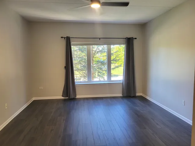 $2,580 | 3451 North Carriageway Drive, Unit 203, Arlington Heights, IL 60004