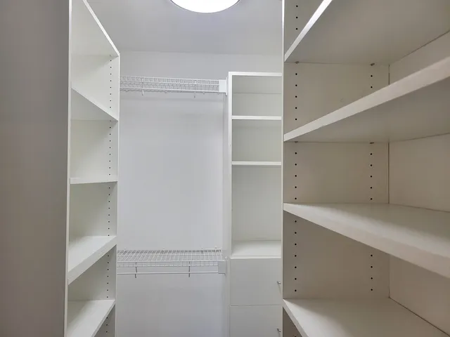 $2,580 | 3451 North Carriageway Drive, Unit 203, Arlington Heights, IL 60004